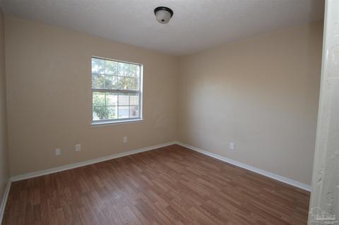 5881 Byrom St, Milton, FL 32570 photo 4