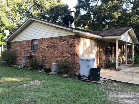4820 Hawkins Dr, Pace, FL 32571 photo 5
