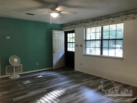4820 Hawkins Dr, Pace, FL 32571 photo 14
