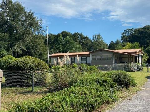 4767 Breezy Ln, Pace, FL 32571 photo 3