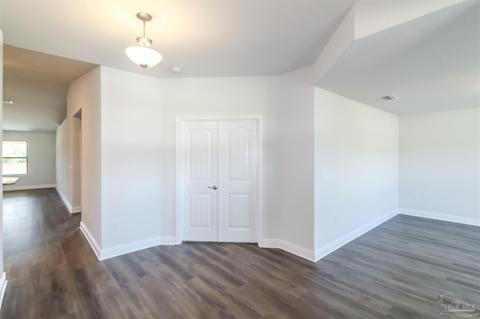 5658 Nevis St, Milton, FL 32570 photo 6