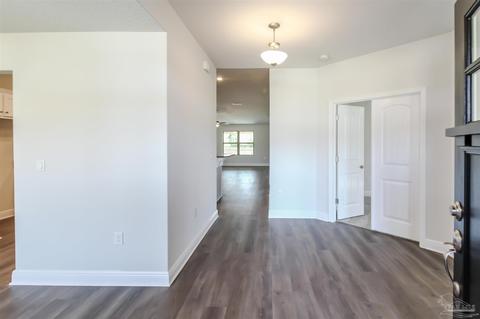 5658 Nevis St, Milton, FL 32570 photo 3