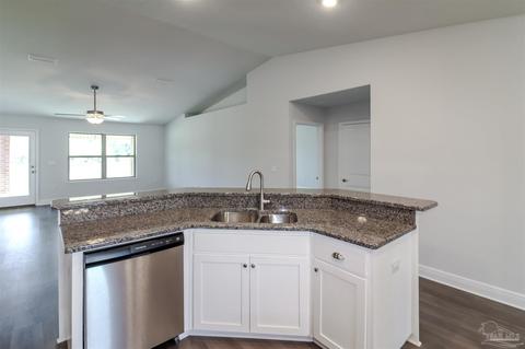 5658 Nevis St, Milton, FL 32570 photo 13