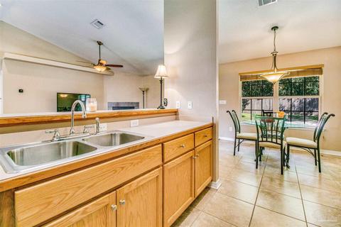 5509 Tucker Cir, Pace, FL 32571 photo 8