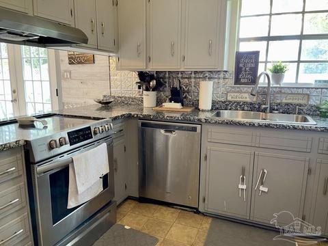 4133 Ironstone Dr, Pace, FL 32571 photo 5