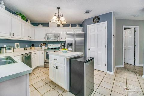 4873 Timber Ridge Dr, Pace, FL 32571 photo 3