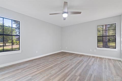 5177 Hamilton Ln, Pace, FL 32571 photo 13