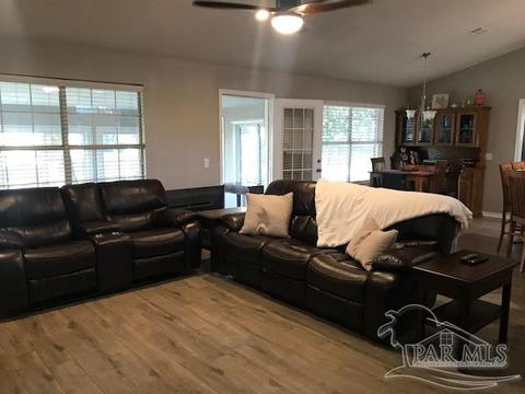 5204 Rosewood Creek Dr, Pace, FL 32571 photo 2