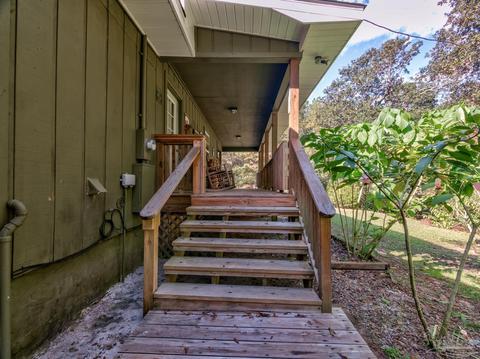 7111 Circle Rd, Mcdavid, FL 32568 photo 9