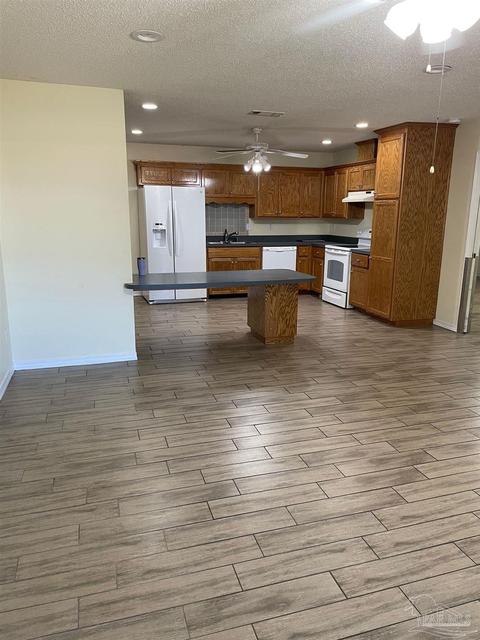 4899 Tealwood Dr, Pace, FL 32571 photo 3