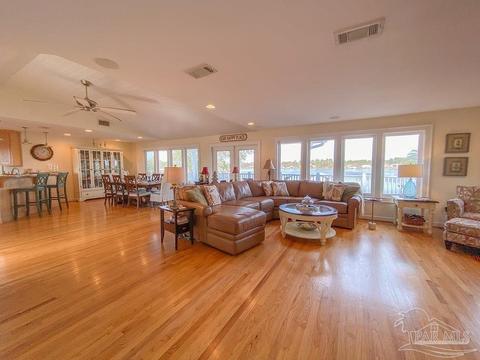 7804 Petersen Pt Rd, Milton, FL 32583 photo 12