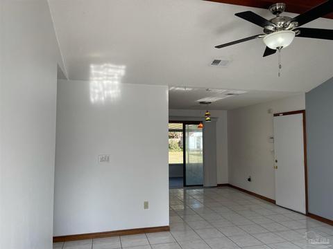 205 W Walker Cir, Crestview, FL 32539 photo 8