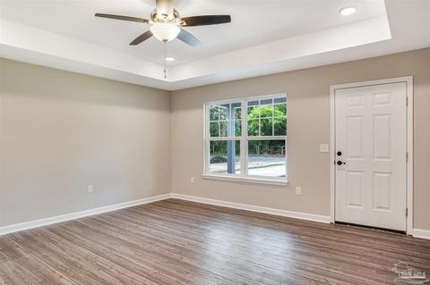 5598 Riviera Dr, Milton, FL 32583 photo 9