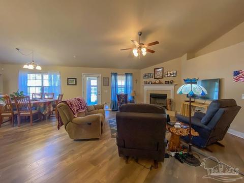 5486 Tucker Cir, Pace, FL 32571 photo 4