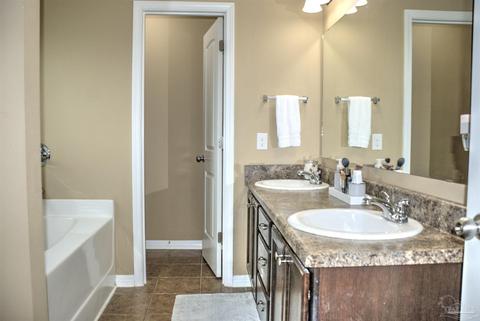 4341 Village Oak Ln, Pace, FL 32571 photo 11