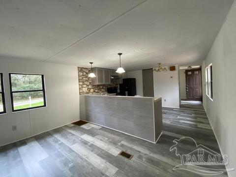 5702 Sunray St, Milton, FL 32570 photo 10