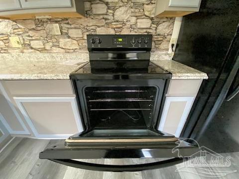 5702 Sunray St, Milton, FL 32570 photo 6