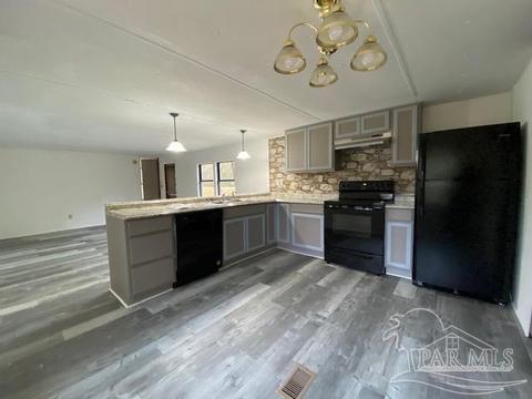 5702 Sunray St, Milton, FL 32570 photo 4
