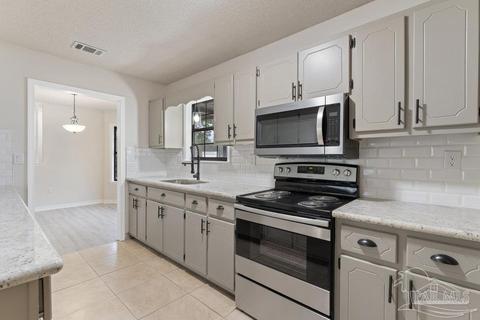 201 Walker Cir, Crestview, FL 32539 photo 8