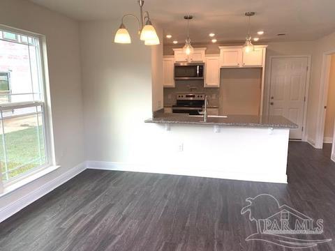 4367 Village Oak Ln, Pace, FL 32571 photo 6