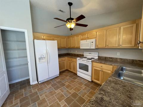 9016 Tara Cir, Milton, FL 32583 photo 5