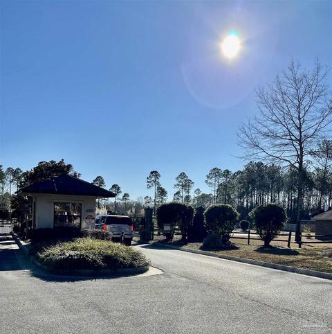 5569 Dunridge Dr, Pace, FL 32571 photo 3