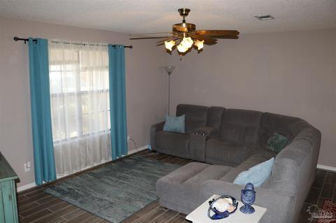 5101 Trenton Dr, Pace, FL 32571 photo 4