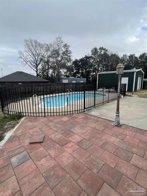 4013 Deerwood Cir, Pace, FL 32571 photo 3