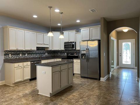 908 Deniro Ct, Cantonment, FL 32533 photo 6