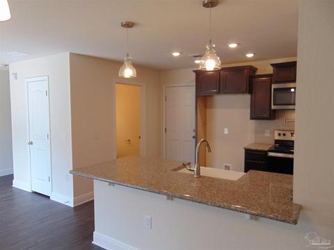 4371 Village Oak Ln, Pace, FL 32571 photo 9