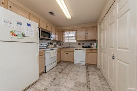 5293 Overbrook Dr, Milton, FL 32570 photo 9