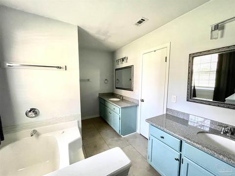4850 Hyatt Ln, Pace, FL 32571 photo 10