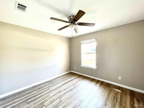 4850 Hyatt Ln, Pace, FL 32571 photo 9