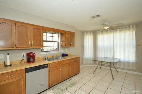 5009 Forest Creek Dr, Pace, FL 32571 photo 9