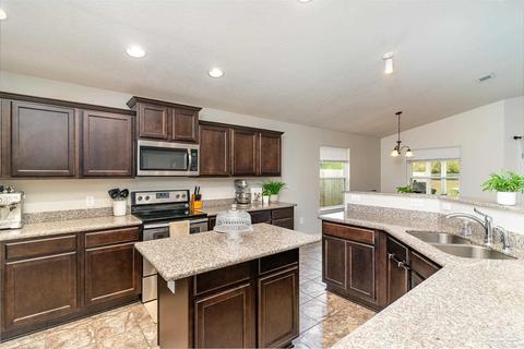5571 Peach Dr, Pace, FL 32571 photo 4