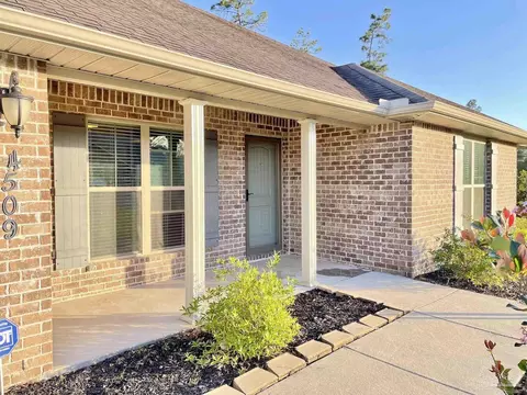 4509 Beth Cir, Crestview, FL 32539 photo 1