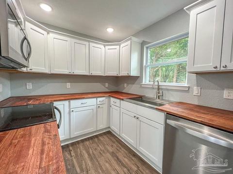 6437 Julia Dr, Milton, FL 32570 photo 9
