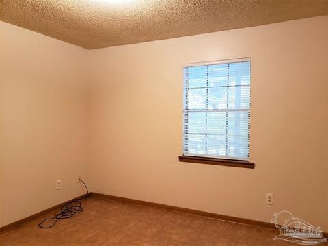 5658 Twin Creek Cir, Pace, FL 32571 photo 6
