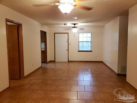 5658 Twin Creek Cir, Pace, FL 32571 photo 2