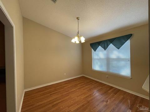 5097 Hamilton Ln, Pace, FL 32571 photo 9