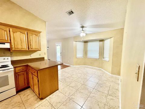 5097 Hamilton Ln, Pace, FL 32571 photo 6