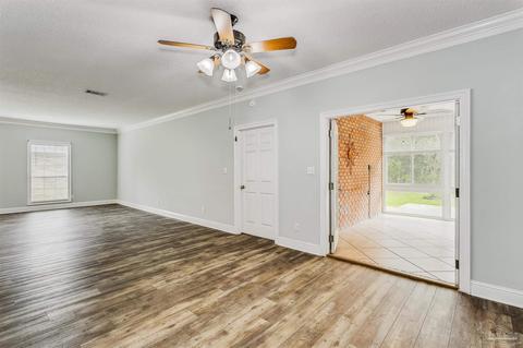 3922 Windsor Castle Blvd, Milton, FL 32583 photo 13