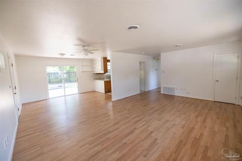 6475 Barnes St, Milton, FL 32570 photo 2