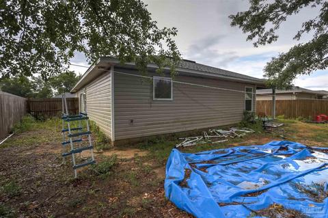 5672 Peach Dr, Pace, FL 32571 photo 2