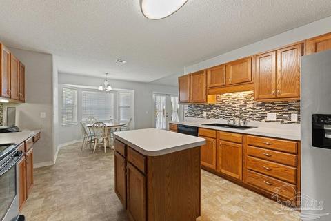 5848 Chi Chi Cir, Milton, FL 32570 photo 14
