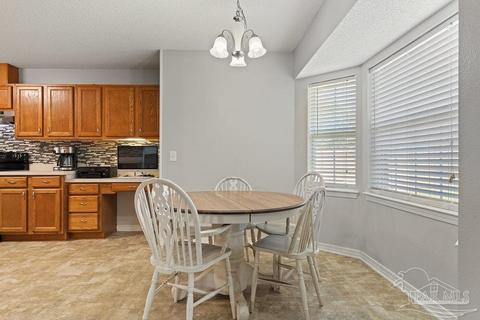 5848 Chi Chi Cir, Milton, FL 32570 photo 10