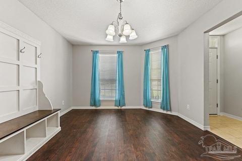 5848 Chi Chi Cir, Milton, FL 32570 photo 4