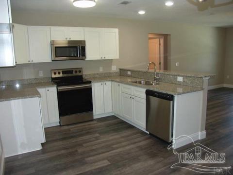 6847 Thunder Ln, Milton, FL 32570 photo 2