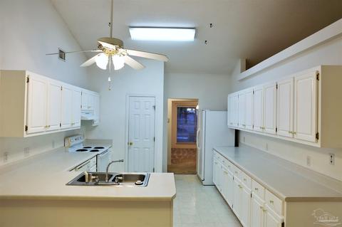 5905 Ridgeview Dr, Milton, FL 32570 photo 2