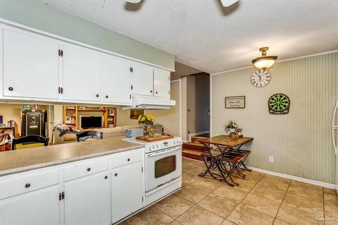 6613 Cedar St, Milton, FL 32570 photo 5